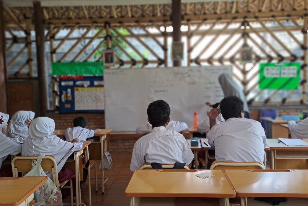 Menulis Sekolah Dasar